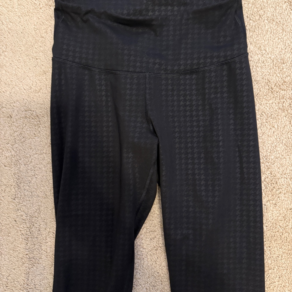 Old Navy Black Houndstooth Active Leggings